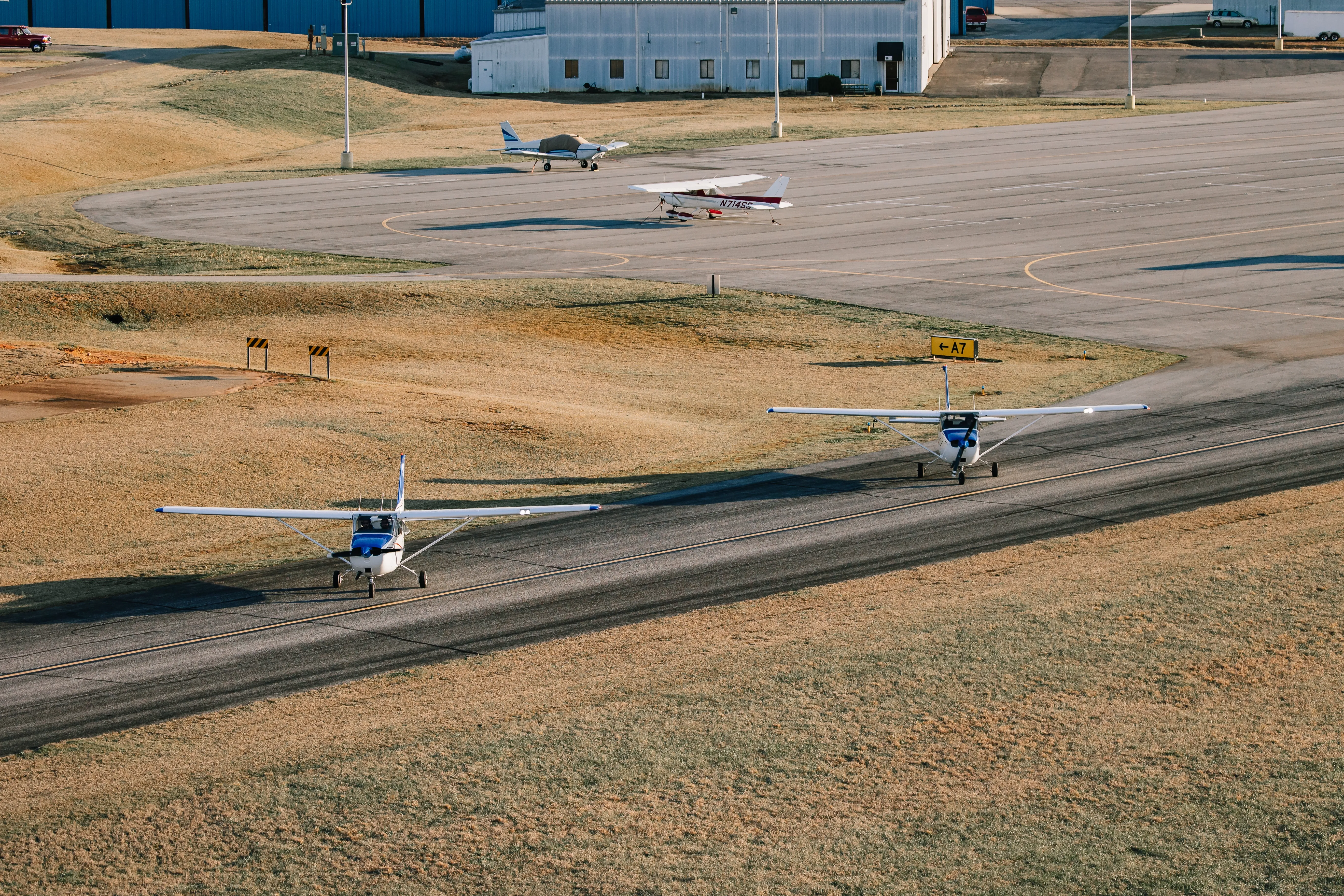 Speedway Flight Training aircraft lined up at Atlanta Speedway Airport